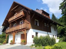 Apartmány Base Camp, hotel near Tatrapoma S, Železná Ruda