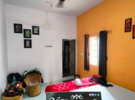 Veeru Homestay, hotelli kohteessa Hospet