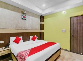 Hotel O Crystal Near Gomti Riverfront Park, hotel in Chinhat