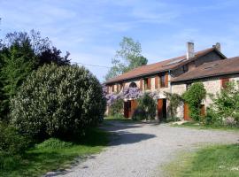 La Ferme de Leychoisier، مكان مبيت وإفطار في Bonnac-la-Côte