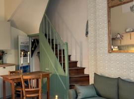 Maison Les Planches Trouville، فندق في تروفيي سور مير