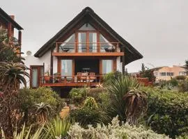 Dreamland Beach House & Studios at Supertubes