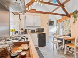 The Old Wash House - North East Escapes, hotel in Amble