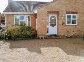 Bungalow in Cambridge- 3 bedrooms, hotel in Cambridge