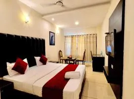 Hotel JB Grand Residency Zirakpur Chandigarh # lift #Balcony Rooms # Banquet Hall # Family Rooms