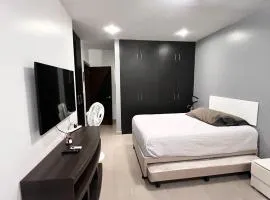 Samborondón Luxury Room by Adriana