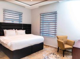 King Georges Court, hotel com piscina em Mama