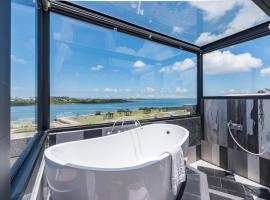 Malibu OceanView Homestay, hotel a Magong