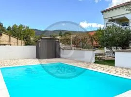 Lovely Apartment In Karin Gornji