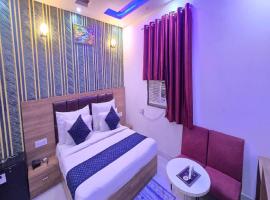 Hotel TEO SUITES International Airport, hotel near Delhi International Airport - DEL, New Delhi