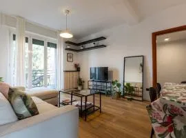 Family Friendly & Spacious w Balcony Metro Milano