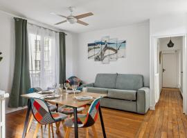 Luxury Paris Apt, Metro 4 & RER B, 6 guests, CDG Access, hotel in Paris