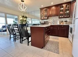 Penthouse Shores 303