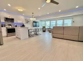 Penthouse Shores 309