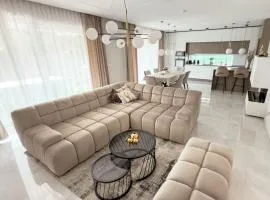 LuxHome by Lake Neusiedl with Jakuzzi