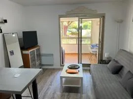 Charmant studio calme bord de mer Wifi-NESPRESSO-DRAPS-LINGE DE BAIN