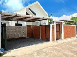 Yustien Homestay Jogja 3 Bedroom - Private Villa