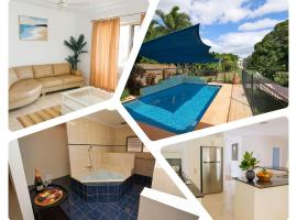 Grand Riverside Retreat in Annandale & Space for All, hotel in Rosslea