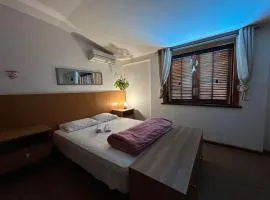 Espaço inteiro com 3 quartos não compartilhado com outros no centro