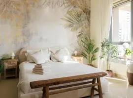 Elegant Studio in heart of downtown