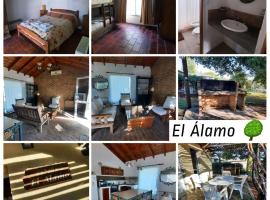 Casas de Campo Hojadelatierra, khách sạn ở Chascomús