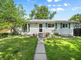 Modern 2BR Suite, Near Downtown, Walk to Dining &Transit