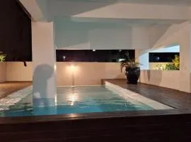 Luxury Oaks Apartment