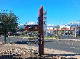 Cabins on Main Longmont, hotel in Longmont