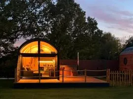 Luxury Tiny Home next to Belfry Golf Course