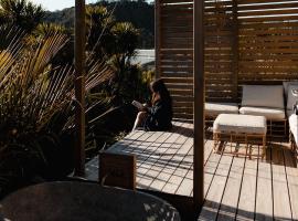 Hahei Tiny Home - Outdoor Bath, маленький будиночок у місті Гагей