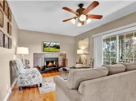 4 BR oasis with hot tube
