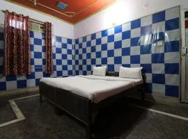 Capital O Honey Hotel