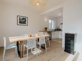 Holiday home just 350 m from the long sandy beach
