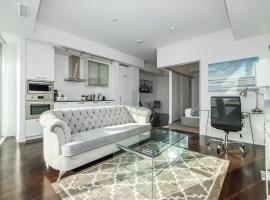 Luxury 1BR Suite 65th Floor - Lake & Island View!, κατάλυμα με κουζίνα στο Τορόντο