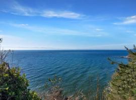 Ocean Front Ranch For 8, ξενοδοχείο στη Βικτώρια