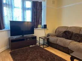 Bright 2BDR Home with Garden and Parking Wembley