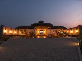 Meghauli Serai Chitwan National Park - A Taj Safari Lodge, hotel v destinaci Meghauli