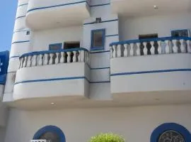 فندق السعادة