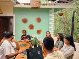 Odd Table Stay and Experiences, apartment in Mandrem