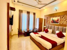 Hotel WoodLark Zirakpur Chandigarh # Managed by Sidham Group，位于齐拉克普尔的低价酒店