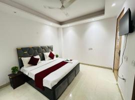 Hotel Seven Malviya Nagar, B&B in New Delhi