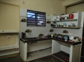 mithra house, khách sạn ở Khammam