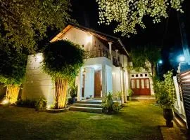Cenreeza Airport Villa
