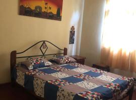 Katys Lodge, hotel em Ja-Ela