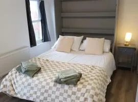 Private En-Suite Room by Christchurch Park