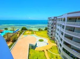 Nyali Luxurious Apartments and Suites, Baobab waves