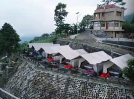 Royal Mulia by MaPan atroomS, tented camp en Cigugur