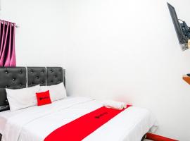 RedDoorz Syariah near Alun Alun Wonosobo 4, ξενοδοχείο σε Kalianget
