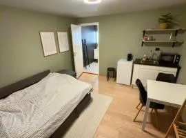 Modern 1-room apartment - right by the Arctic Cathedral and Fjellheisen