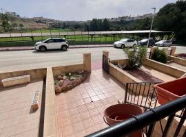 Family Tranquil Self Catering Golf Apartment, hotel i Rojales